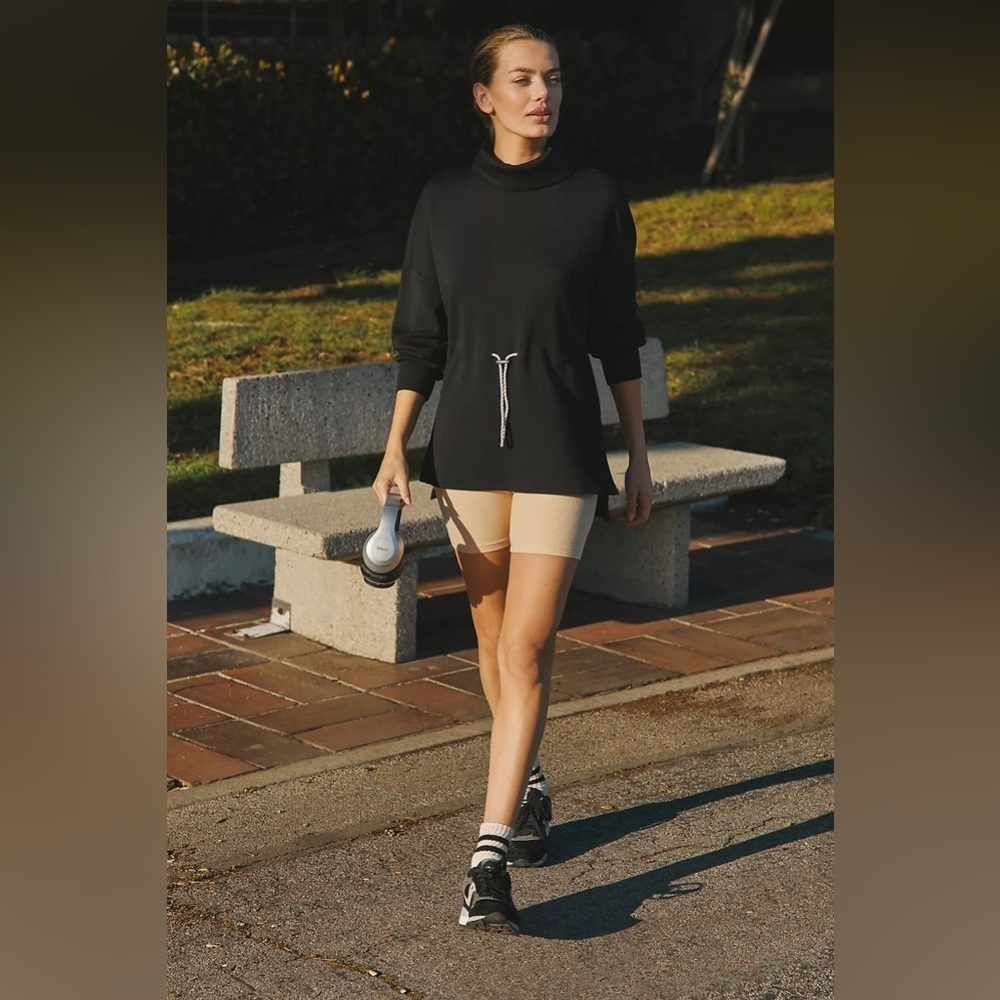 Varley Freya Sweat PullOver Size Small Black - Sold at Anthropologie
